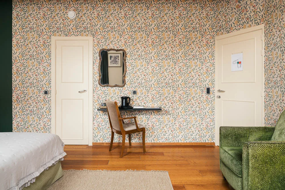 Room gallery